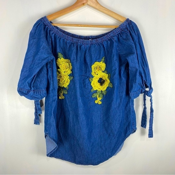 Live 4 Truth Chambray Tie Off The Shoulder Floral Embroidered‎ Blouse Top Large - Picture 1 of 5